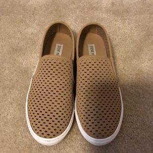 Steve Madden slip on shoes